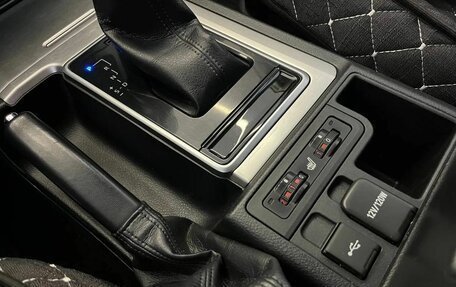 Toyota Land Cruiser Prado 150 рестайлинг 2, 2022 год, 5 990 000 рублей, 20 фотография