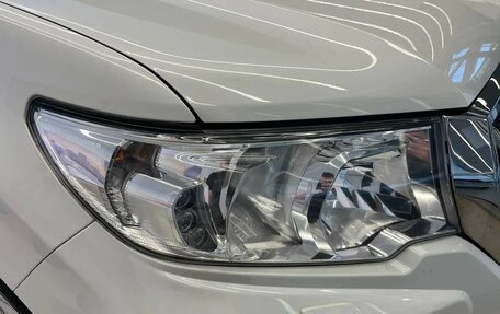 Toyota Land Cruiser Prado 150 рестайлинг 2, 2022 год, 5 990 000 рублей, 14 фотография