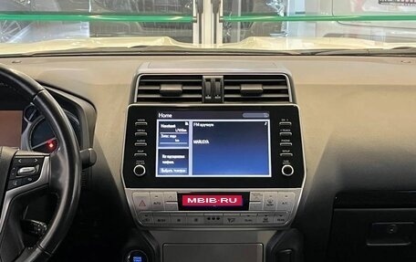 Toyota Land Cruiser Prado 150 рестайлинг 2, 2022 год, 5 990 000 рублей, 12 фотография