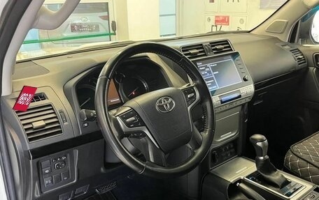 Toyota Land Cruiser Prado 150 рестайлинг 2, 2022 год, 5 990 000 рублей, 13 фотография