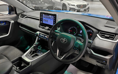 Toyota RAV4, 2020 год, 2 630 000 рублей, 10 фотография