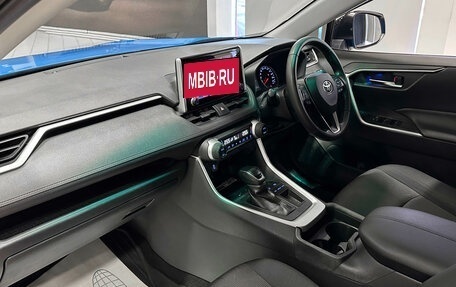 Toyota RAV4, 2020 год, 2 630 000 рублей, 16 фотография