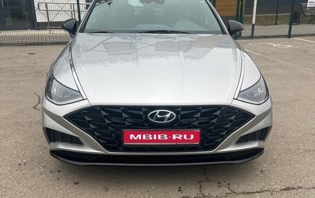Hyundai Sonata VIII, 2021 год, 2 550 000 рублей, 1 фотография