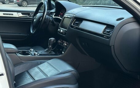 Volkswagen Touareg III, 2018 год, 3 200 000 рублей, 15 фотография