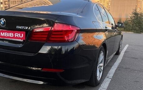 BMW 5 серия, 2010 год, 1 500 000 рублей, 9 фотография