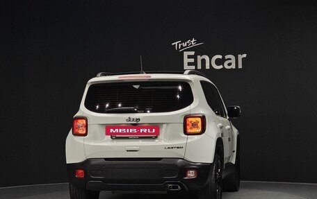 Jeep Renegade I рестайлинг, 2022 год, 1 560 000 рублей, 5 фотография