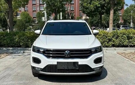 Volkswagen T-Roc I, 2022 год, 2 400 000 рублей, 2 фотография