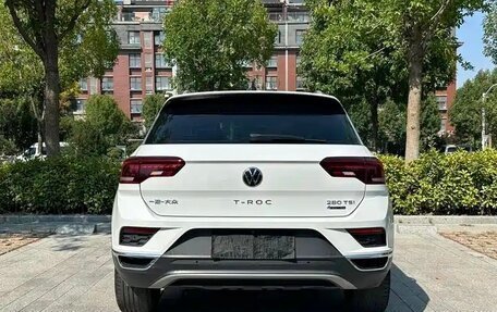 Volkswagen T-Roc I, 2022 год, 2 400 000 рублей, 5 фотография