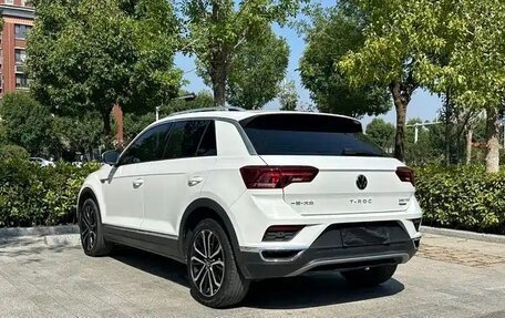 Volkswagen T-Roc I, 2022 год, 2 400 000 рублей, 6 фотография