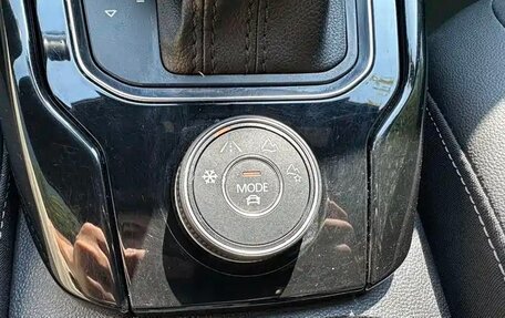 Volkswagen T-Roc I, 2022 год, 2 400 000 рублей, 12 фотография