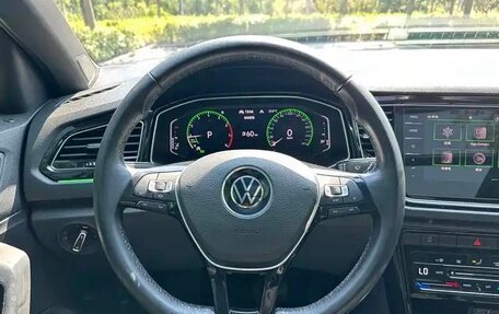 Volkswagen T-Roc I, 2022 год, 2 400 000 рублей, 16 фотография