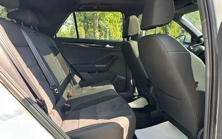 Volkswagen T-Roc I, 2022 год, 2 400 000 рублей, 20 фотография