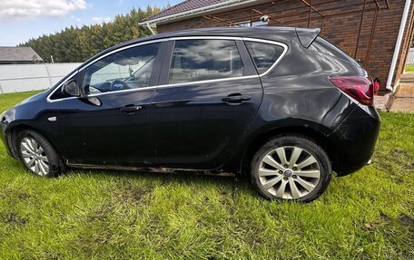 Opel Astra J, 2011 год, 380 000 рублей, 4 фотография