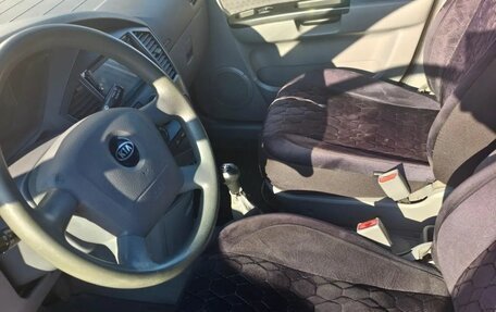 KIA Carens I (RS), 2005 год, 302 000 рублей, 9 фотография