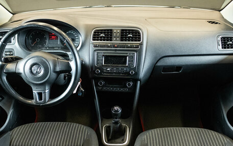 Volkswagen Polo VI (EU Market), 2013 год, 700 000 рублей, 5 фотография