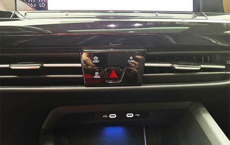 Volkswagen Golf VIII, 2022 год, 1 900 000 рублей, 12 фотография