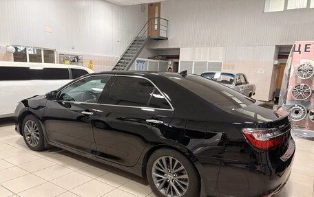 Toyota Camry, 2017 год, 2 600 000 рублей, 3 фотография