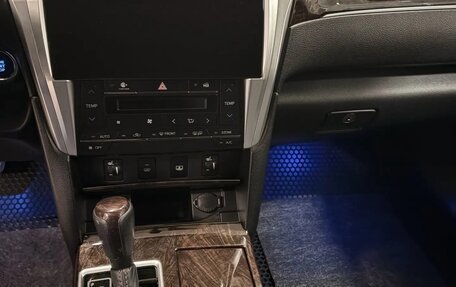 Toyota Camry, 2017 год, 2 600 000 рублей, 4 фотография