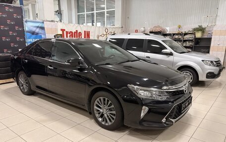 Toyota Camry, 2017 год, 2 600 000 рублей, 10 фотография