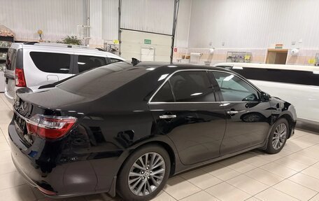 Toyota Camry, 2017 год, 2 600 000 рублей, 9 фотография