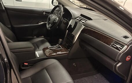 Toyota Camry, 2017 год, 2 600 000 рублей, 13 фотография