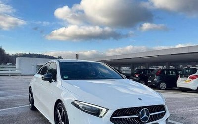 Mercedes-Benz A-Класс, 2022 год, 2 200 000 рублей, 1 фотография