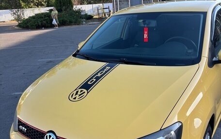 Volkswagen Polo VI (EU Market), 2011 год, 880 000 рублей, 1 фотография