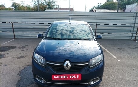 Renault Logan II, 2015 год, 675 000 рублей, 2 фотография