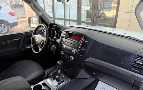 Mitsubishi Pajero IV, 2011 год, 1 825 000 рублей, 26 фотография