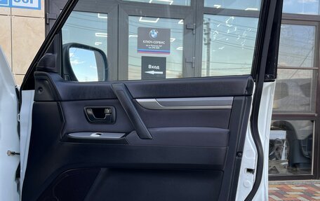 Mitsubishi Pajero IV, 2011 год, 1 825 000 рублей, 24 фотография
