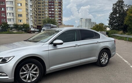 Volkswagen Passat B8 рестайлинг, 2017 год, 1 850 000 рублей, 2 фотография