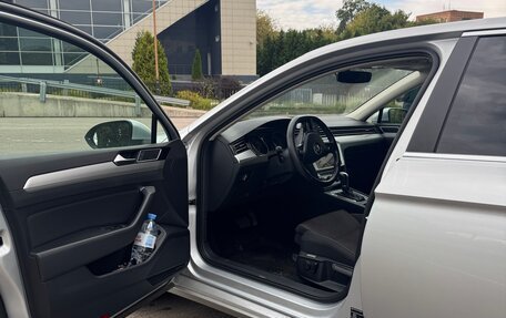 Volkswagen Passat B8 рестайлинг, 2017 год, 1 850 000 рублей, 4 фотография
