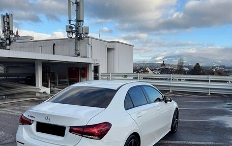 Mercedes-Benz A-Класс, 2022 год, 2 200 000 рублей, 6 фотография
