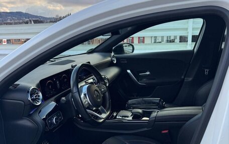 Mercedes-Benz A-Класс, 2022 год, 2 200 000 рублей, 8 фотография