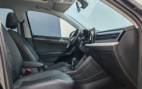 Volkswagen Tiguan II, 2022 год, 2 523 000 рублей, 6 фотография