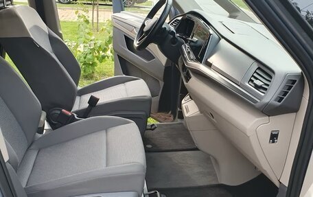 Volkswagen Multivan, 2023 год, 5 850 000 рублей, 7 фотография