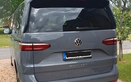 Volkswagen Multivan, 2023 год, 5 850 000 рублей, 3 фотография