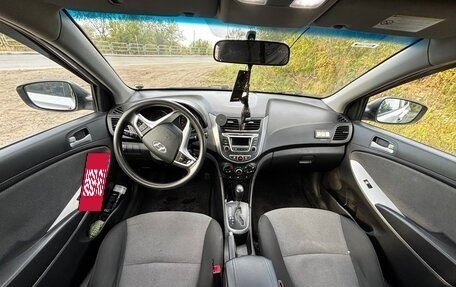 Hyundai Solaris II рестайлинг, 2011 год, 600 000 рублей, 4 фотография