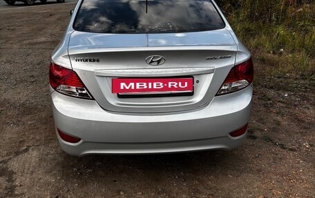 Hyundai Solaris II рестайлинг, 2011 год, 600 000 рублей, 2 фотография