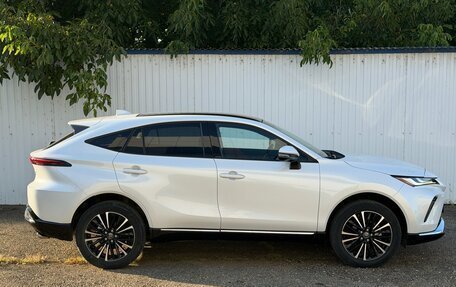 Toyota Venza, 2022 год, 4 699 999 рублей, 2 фотография