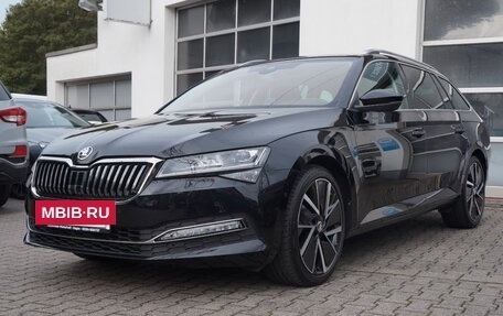 Skoda Superb III рестайлинг, 2023 год, 3 850 000 рублей, 2 фотография