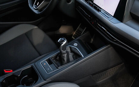 Volkswagen Golf VIII, 2023 год, 2 100 000 рублей, 18 фотография