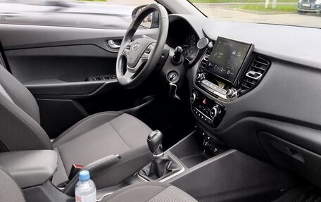 Hyundai Solaris II рестайлинг, 2021 год, 1 750 000 рублей, 5 фотография