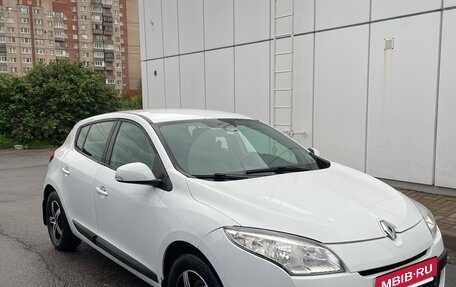 Renault Megane III, 2013 год, 600 000 рублей, 2 фотография