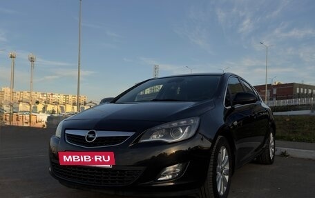 Opel Astra J, 2011 год, 830 000 рублей, 3 фотография