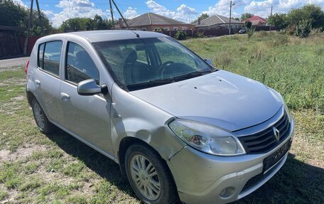 Renault Sandero I, 2013 год, 380 000 рублей, 2 фотография