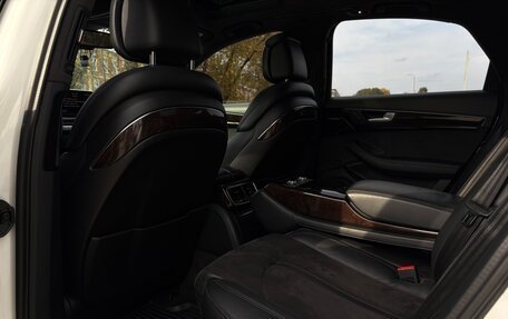 Audi A8, 2010 год, 1 700 000 рублей, 21 фотография