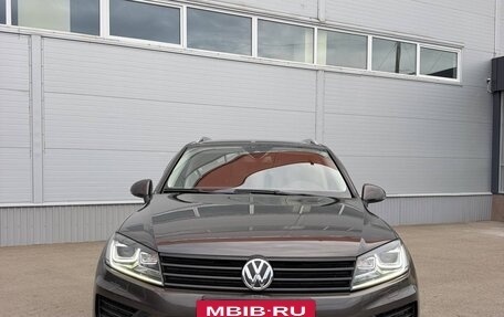 Volkswagen Touareg III, 2015 год, 2 320 000 рублей, 2 фотография