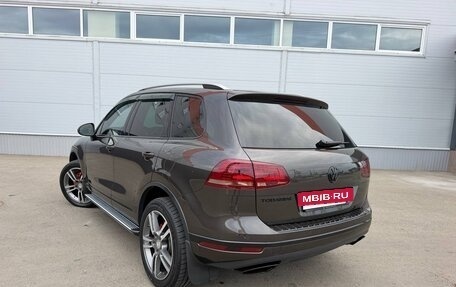 Volkswagen Touareg III, 2015 год, 2 320 000 рублей, 3 фотография