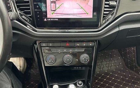 Volkswagen T-Roc I, 2022 год, 1 750 000 рублей, 14 фотография